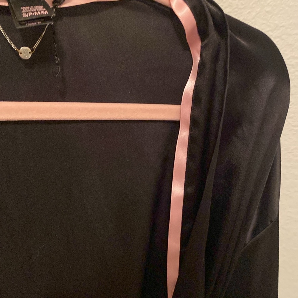 VS Satin Robe - Picture 3 of 5